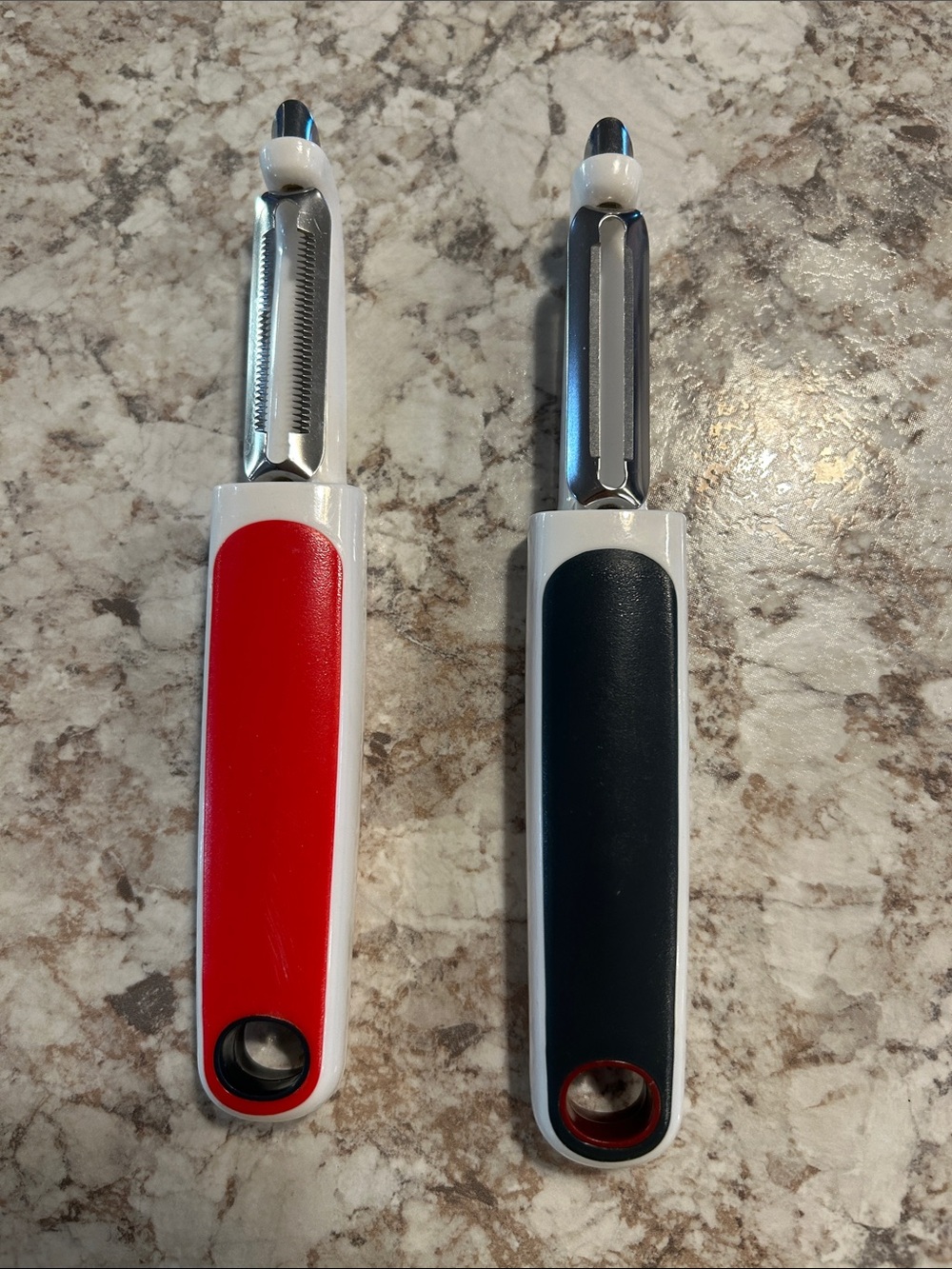 Zyliss set of 2 Vegetable Peeler Set - Red & Black Handles
